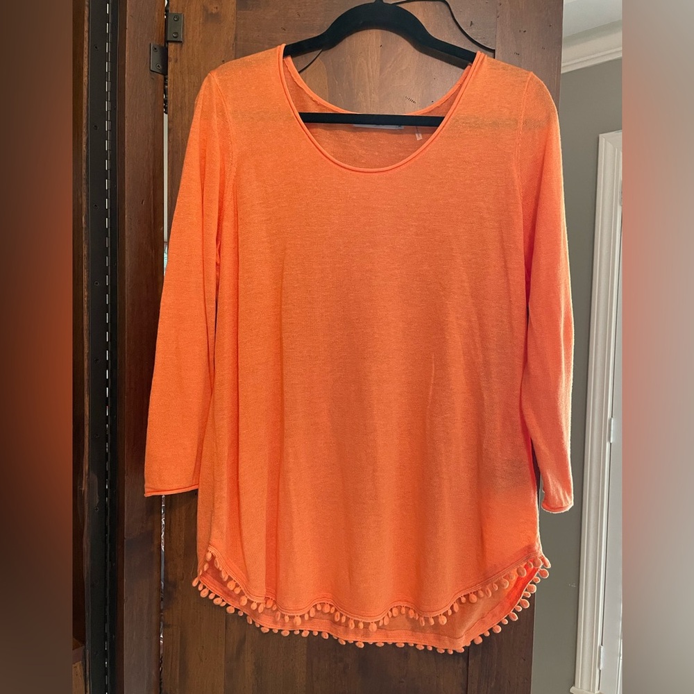 Zozo Women’s Large light sweater